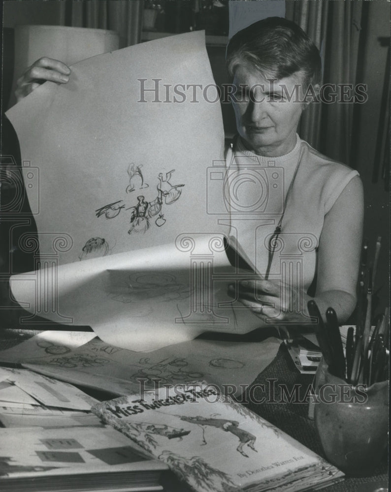 1967, Artist, Author Mrs. Charles Franklin Fox of Danbury Connecticut - Historic Images