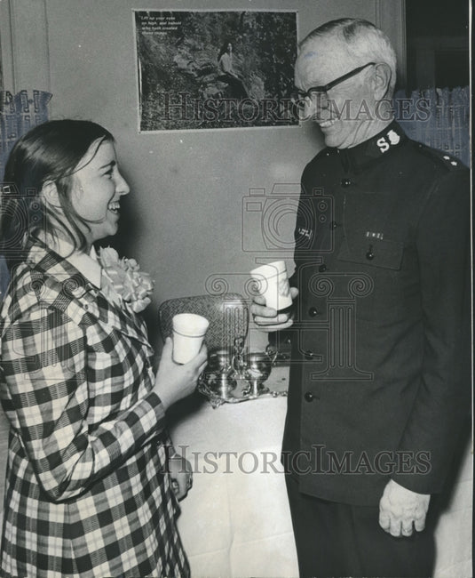 1972 Press Photo Brigadier Luther Smith, Miss Beth Fountain, Director Girl Lodge - Historic Images