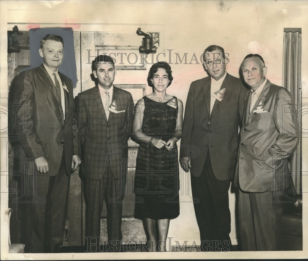 Press Photo William C. Berryman, clubman, with group of others - abno02947 - Historic Images