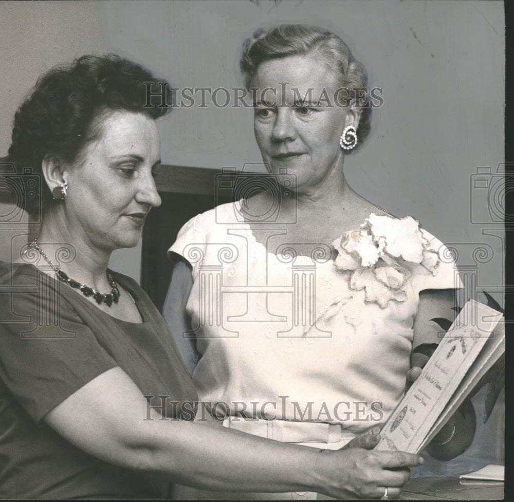 1958, State Garden Club magazine wins national award, Auburn - Historic Images