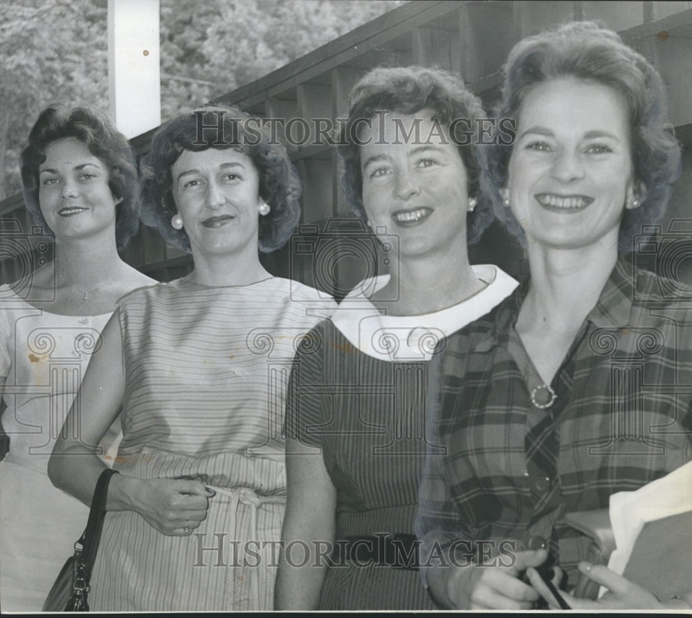 1961 Press Photo Mrs. Philip Grover with Junior League members, Birmingham - Historic Images