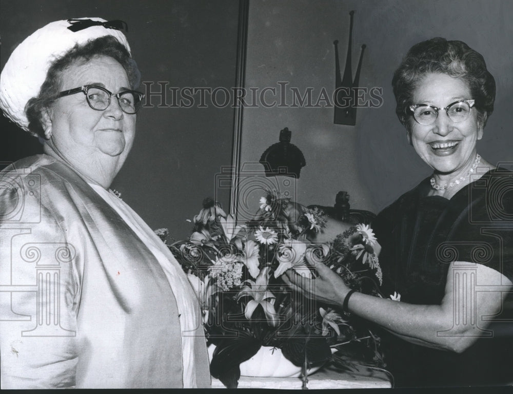 1967 Press Photo Alabama Council of Flower Show Judges- Mrs. E.M. Flowers, Other - Historic Images
