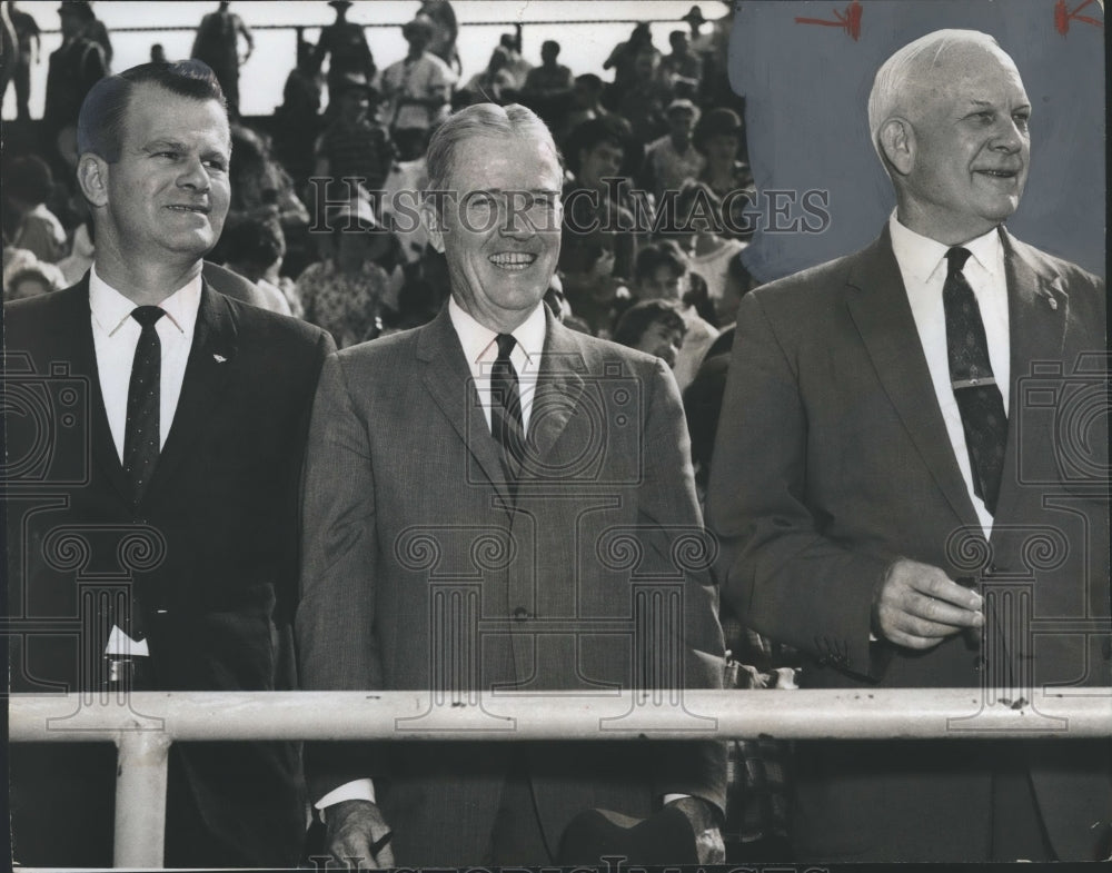 1961 Press Photo Mayors judging Mountie Day floats, Alabama - abno03231 - Historic Images