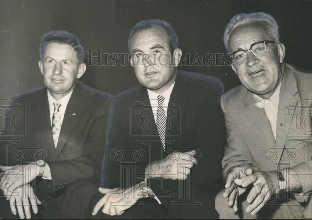 1960 Press Photo Alabama Governor John Patterson at delegation caucus - Historic Images