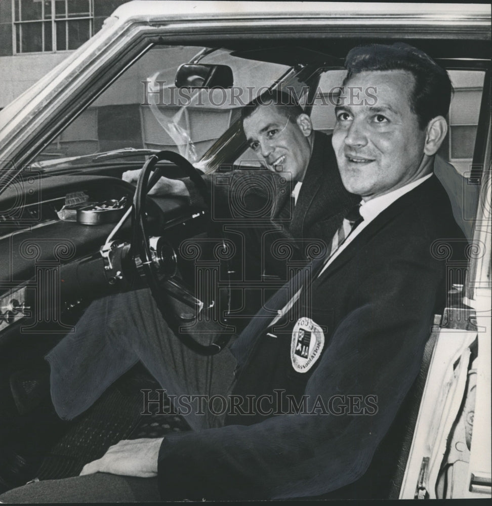 1966 Press Photo Nick Hondros and Bill Walker, Montgomery, Alabama - abno03284 - Historic Images