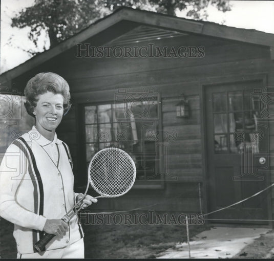 1972 Press Photo Maxine Glasscock, tennis pro, at Clubhouse, Alabama - abno03301- Historic Images