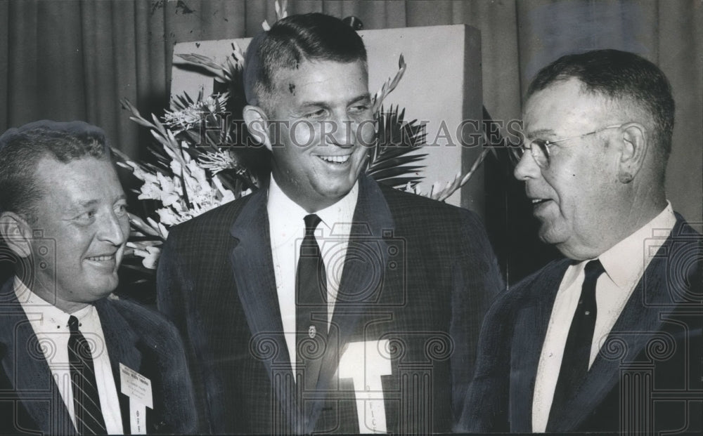 1961, Wildlife Federation officers chatting at meeting, Alabama - Historic Images