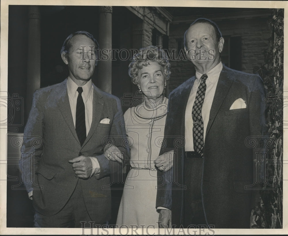 1971, Ian McCallum with Mr. and Mrs. Charles Gaines - abno03442 - Historic Images