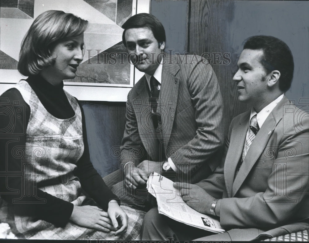 1976 Judith Crittenden, Attorney, Comparing Notes with Speakers - Historic Images