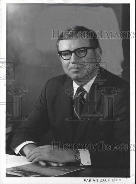 1976, U. V. Goodwyn, Southern Natural Resources - abno03526 - Historic Images