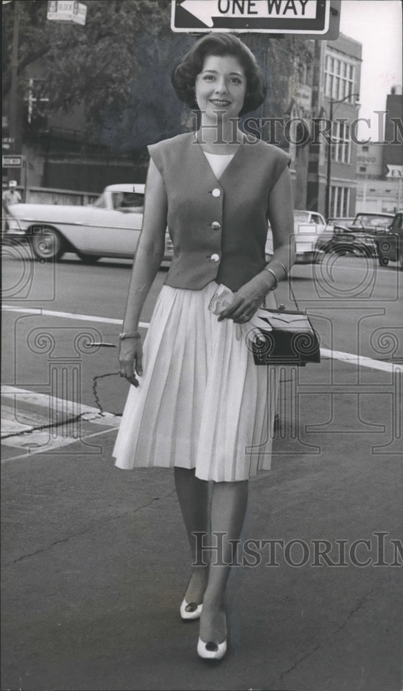 1964 Press Photo Virginia McDavid Goodson, Scribblers - abno03552 - Historic Images