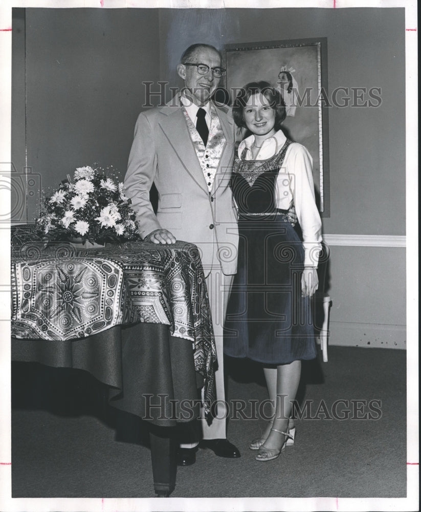 1976 Mr. and Mrs. Sam Caldwell Jr. presented their daughter Marietta - Historic Images