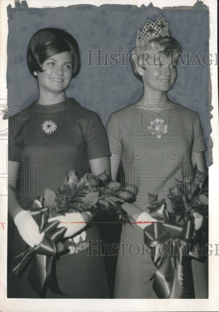 1967 Press Photo Sara Anderson, Sue Ellen Tate, Maid of Cotton Contestants-Historic Images
