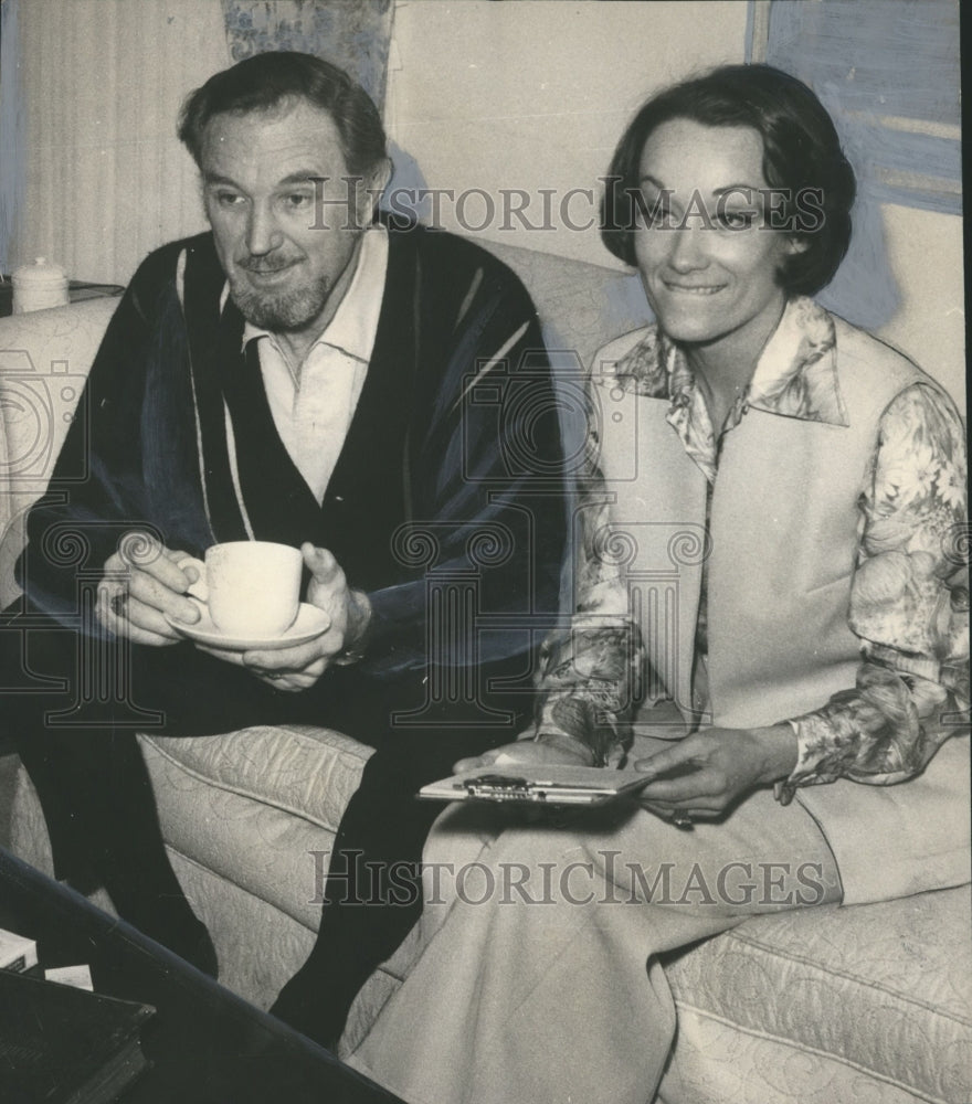 1968 Press Photo Mr. and Mrs. George Wallace in Los Angeles on set of Theater - Historic Images