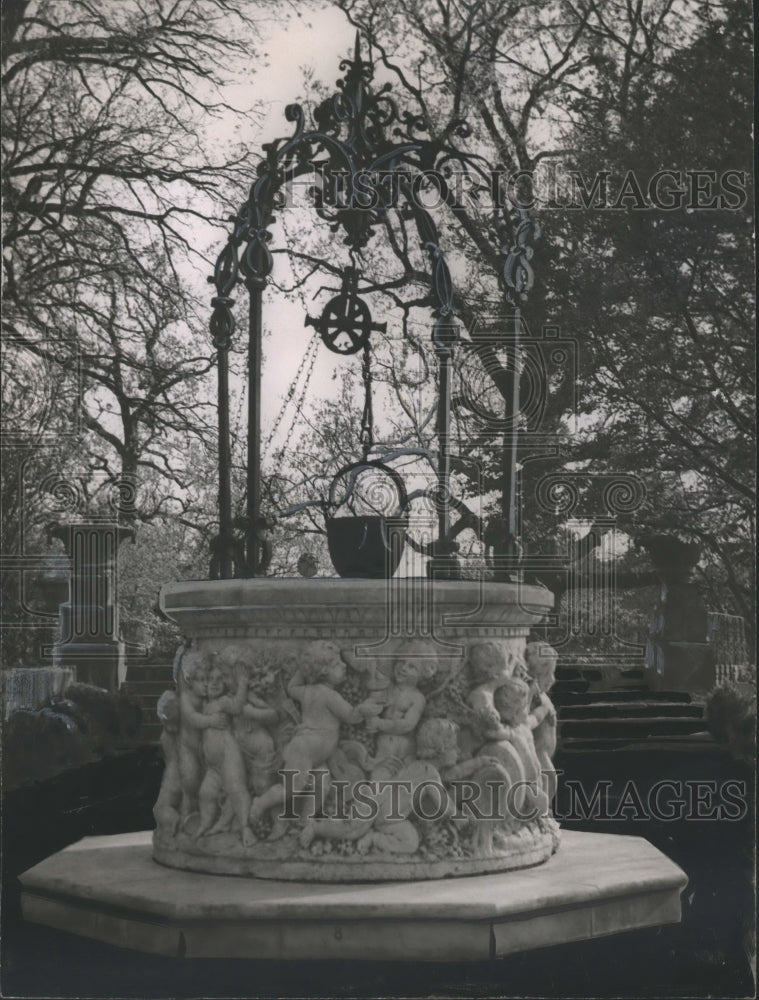 Press Photo Jasmine Hill, Benjamin Fitzpatrick Home, Ornate Well - abno03736 - Historic Images