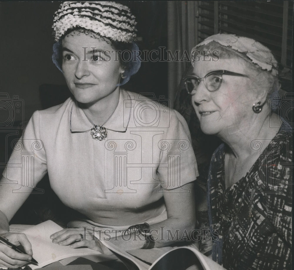 1957 Press Photo Mrs. William Given, Junior League, with Mrs. Woodruff, Alabama - Historic Images