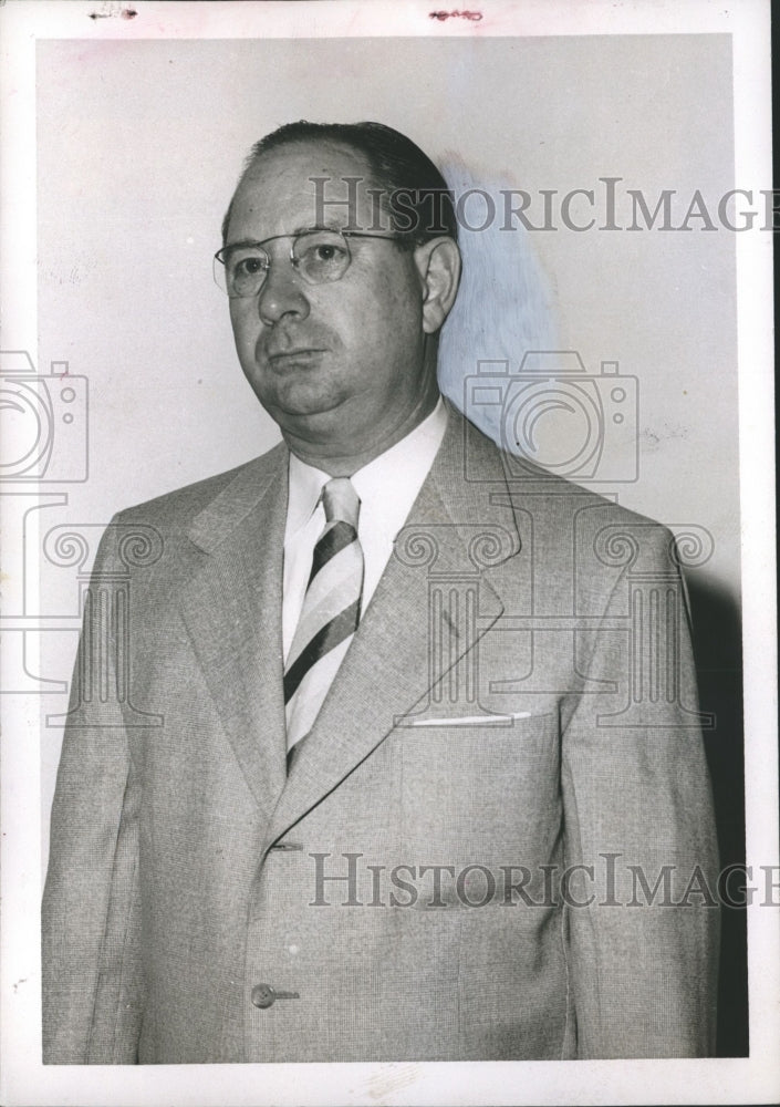1952, President of Alabama Automobile Dealers W. M. Truner of Selma - Historic Images