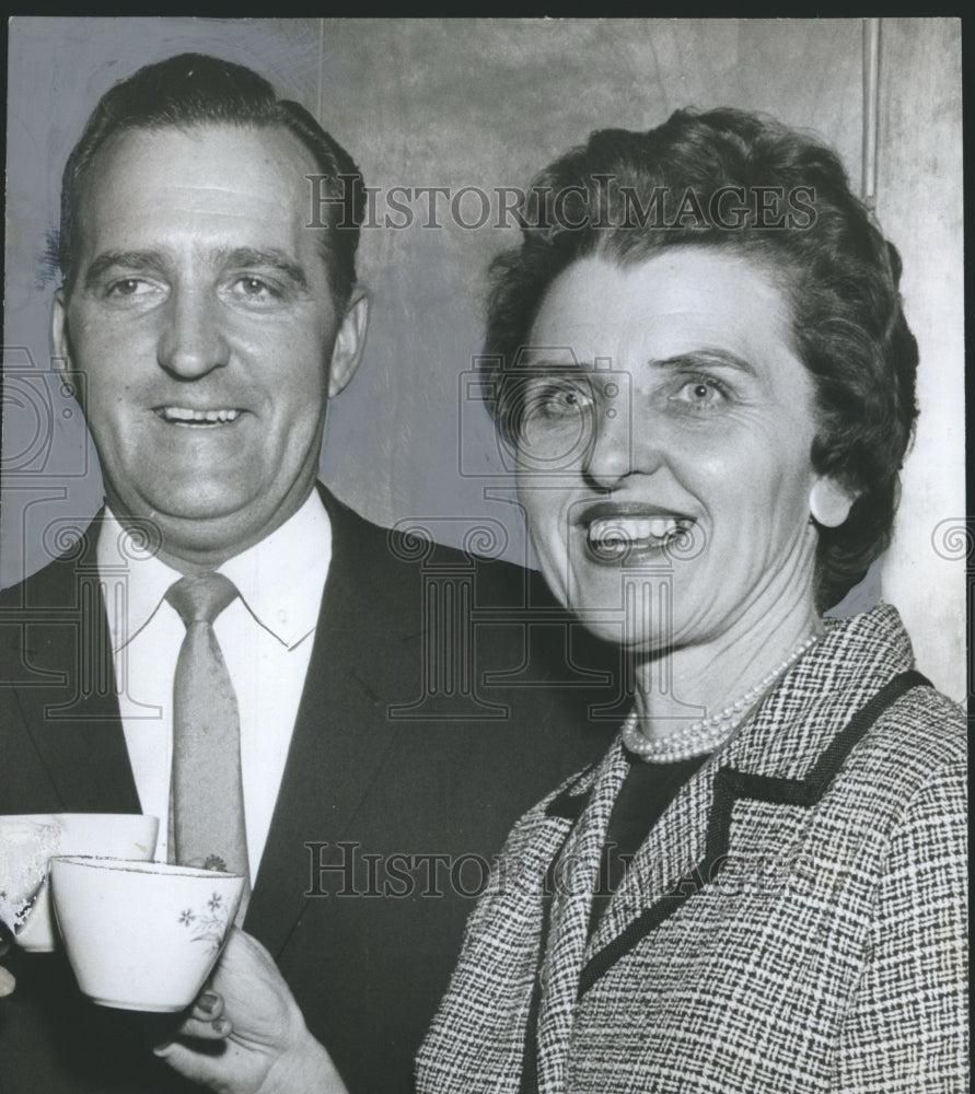 1961, Art Hanes, candidate for Mayor with his wife - abno03980 - Historic Images