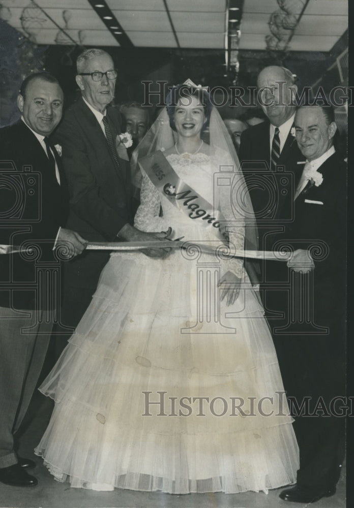 1961 Press Photo Miss Magnolia helps open Epp&#39;s Jewelry Company, Alabama - Historic Images