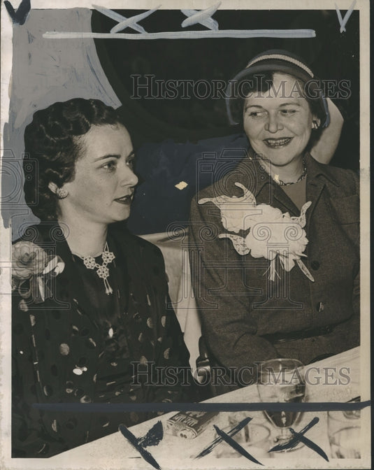 1950 Dorothy Vredenburgh hostess to Georgia Neese Clarke - Historic Images