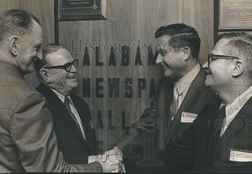 1970, Alabama newsmen added to Hall of Honor at Auburn - abno04189 - Historic Images