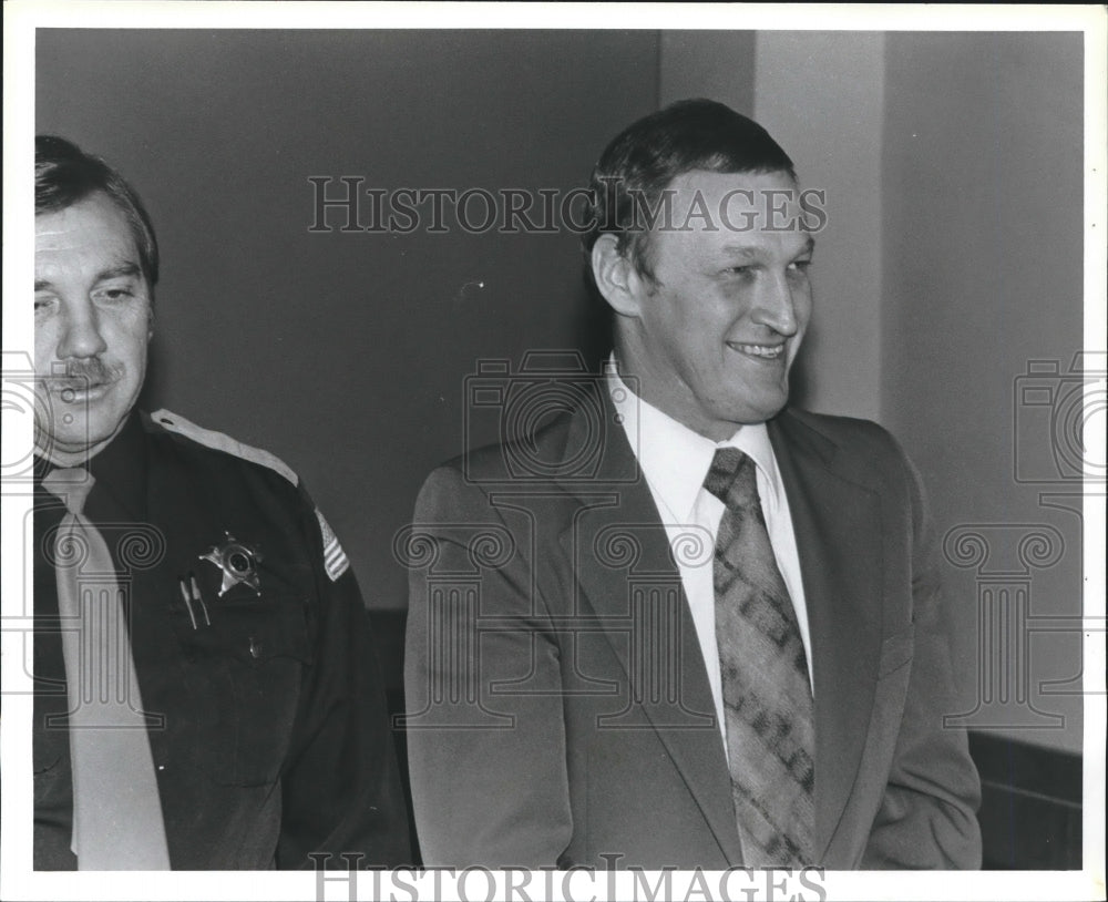 1979 Thomas Fullman leaves courtroom - Historic Images