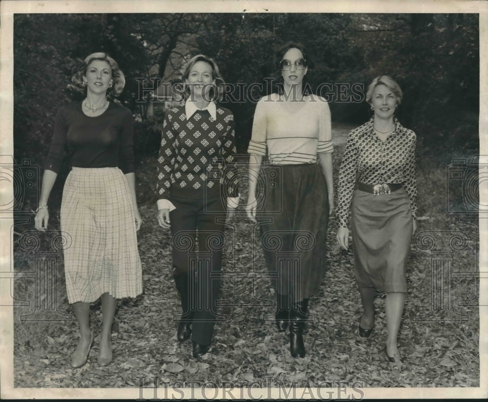 1977, Anita Hamilton, Caroline Edwards, Other Tennis Players, Alabama - Historic Images