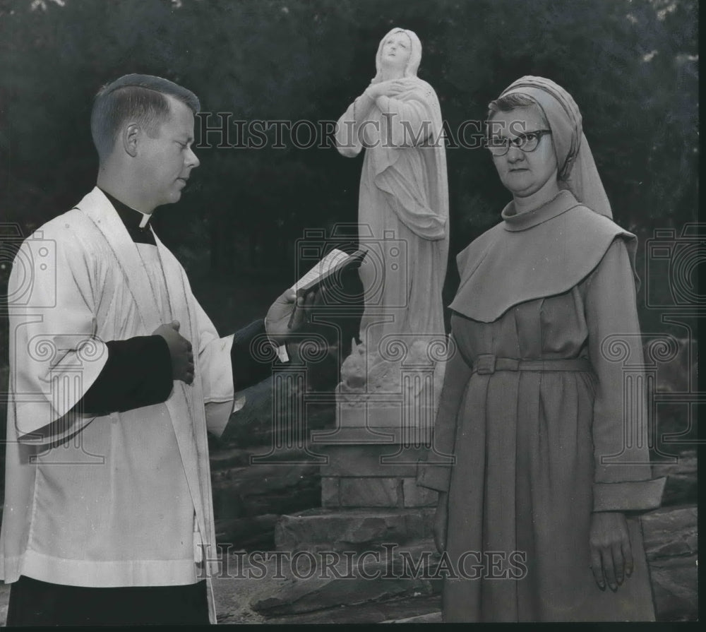 1966 Press Photo Catholic Clergyman Joseph James and Mother Angelica - abno04533 - Historic Images