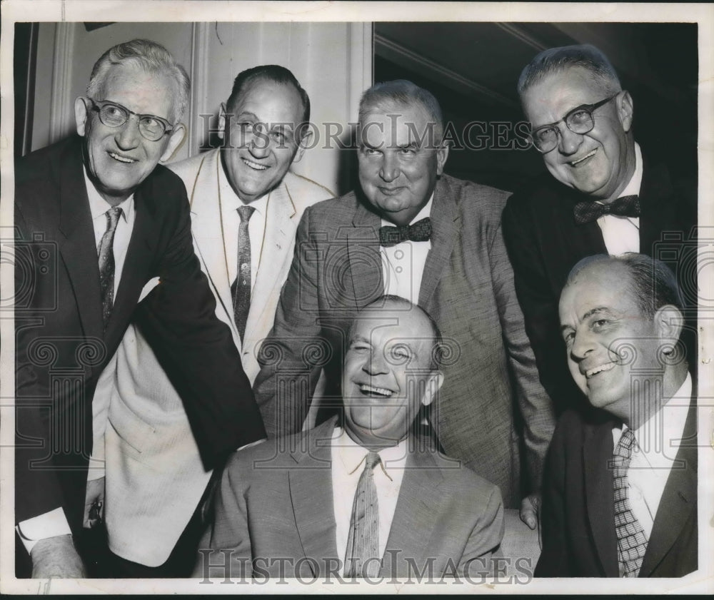 1959 W. D. Kendrick at county commissioner's meeting with officers - Historic Images