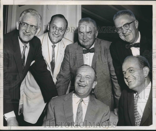 1959 W. D. Kendrick at county commissioner's meeting with officers - Historic Images