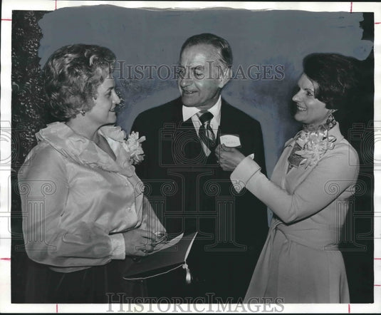 1976 Dr. Richard C. Bates, Speaker, Baptist Hospital Foundation - Historic Images