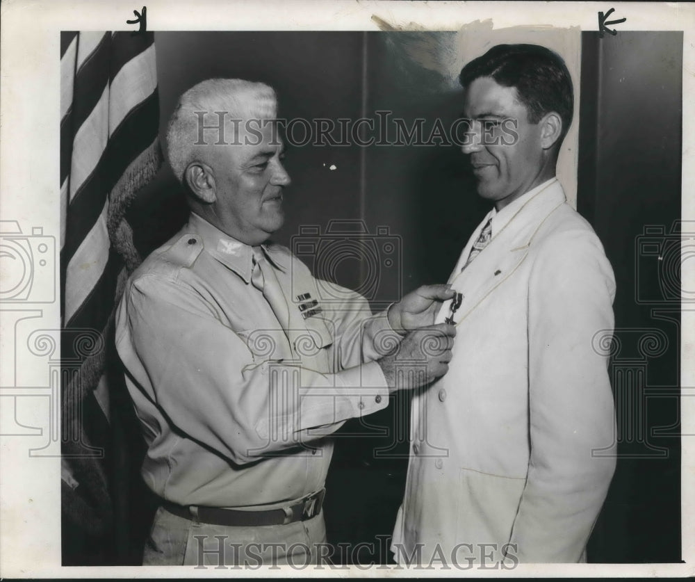 1946, Congressman Laurie Battle and Colonel William Ochs - abno04580 - Historic Images