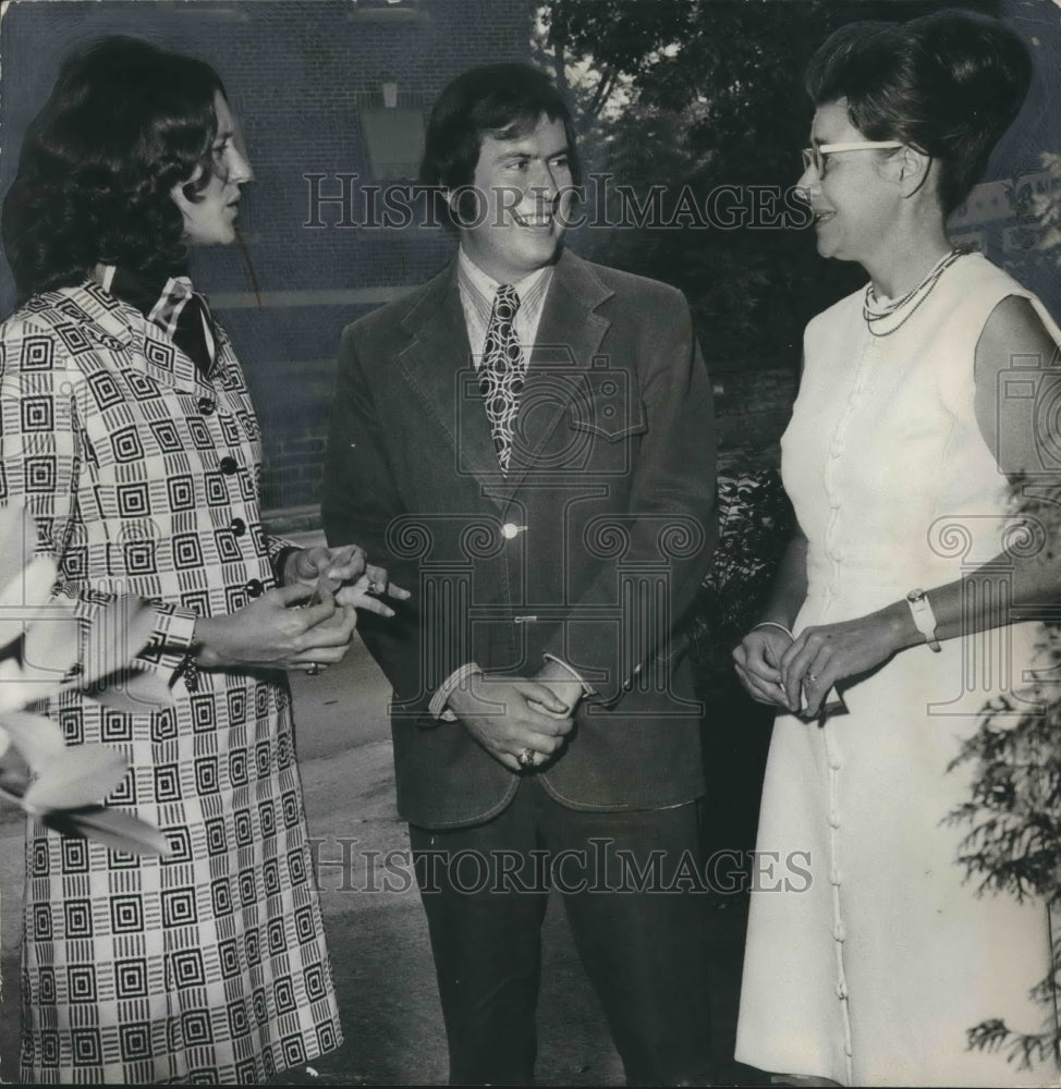 1972 Press Photo Bill Baxley, Attorney General of Alabama, and Others - Historic Images