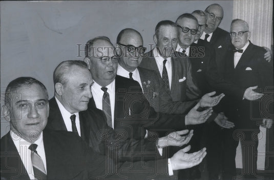 1969 Press Photo Judge Alta L. King and Others at Retirement Banquet - Historic Images