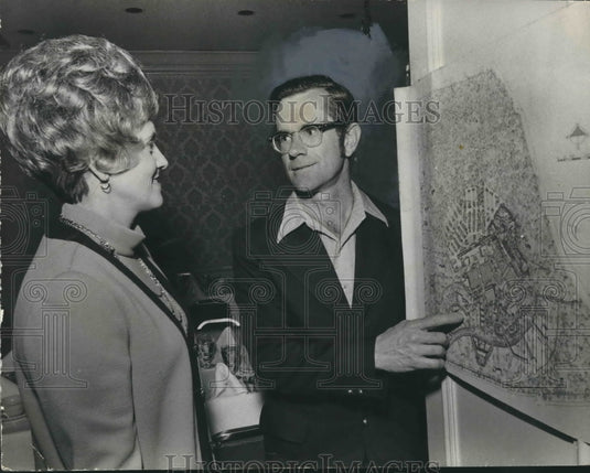 1972, Bob Truett Director Birmingham Zoo & Mrs. J. Beasley Williams - Historic Images