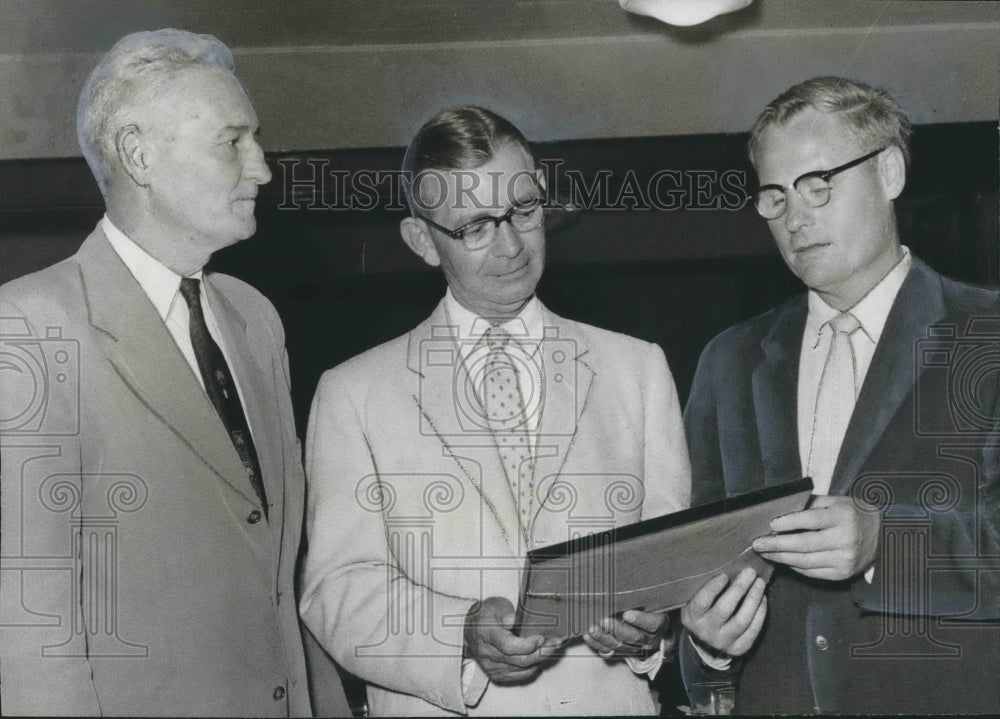 1957 Hayes Aircraft Corporation Receives Award for Service, Alabama - Historic Images