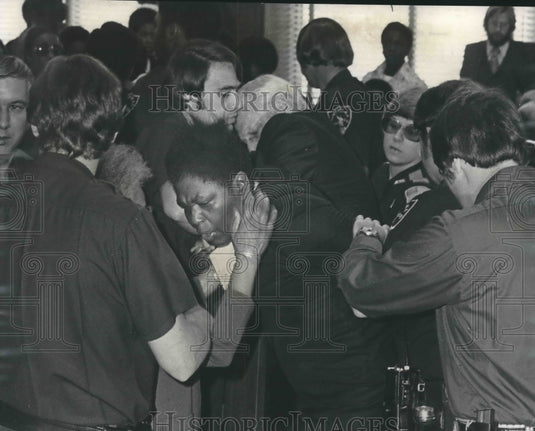 1977, Annie Johnson Refuses to Yield Podium at City Council Meeting - Historic Images