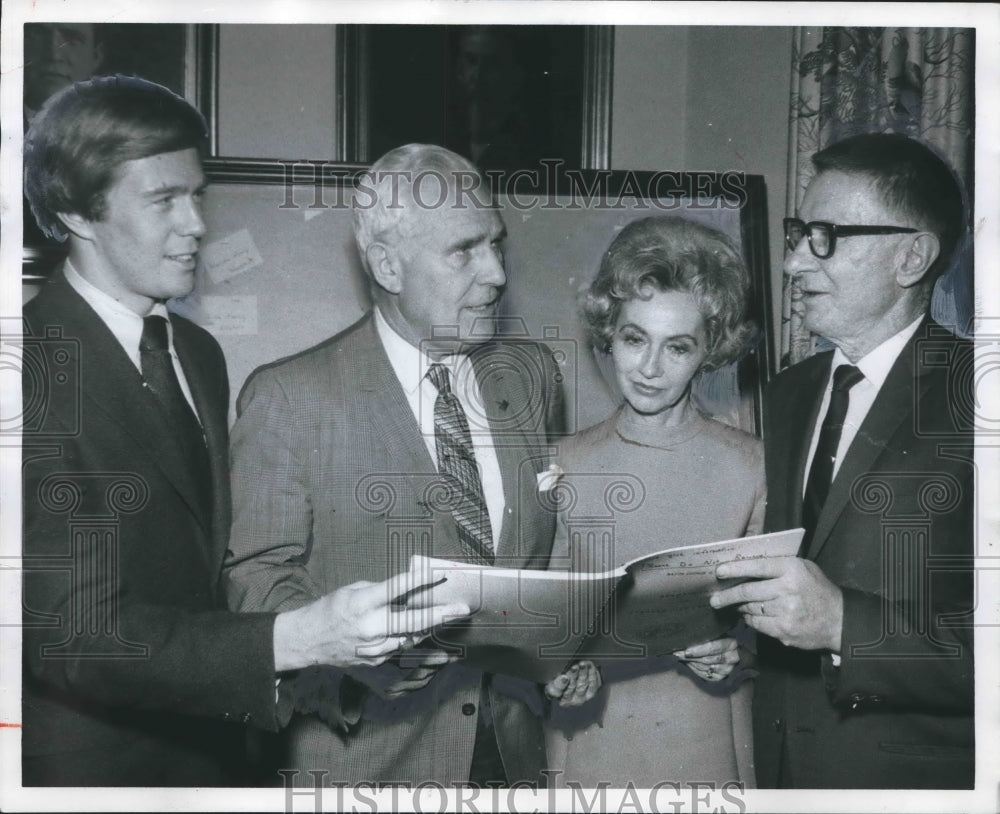 1970 Press Photo Alabama Anti-Litter Plans Heard by Civic Leaders - abno04722 - Historic Images