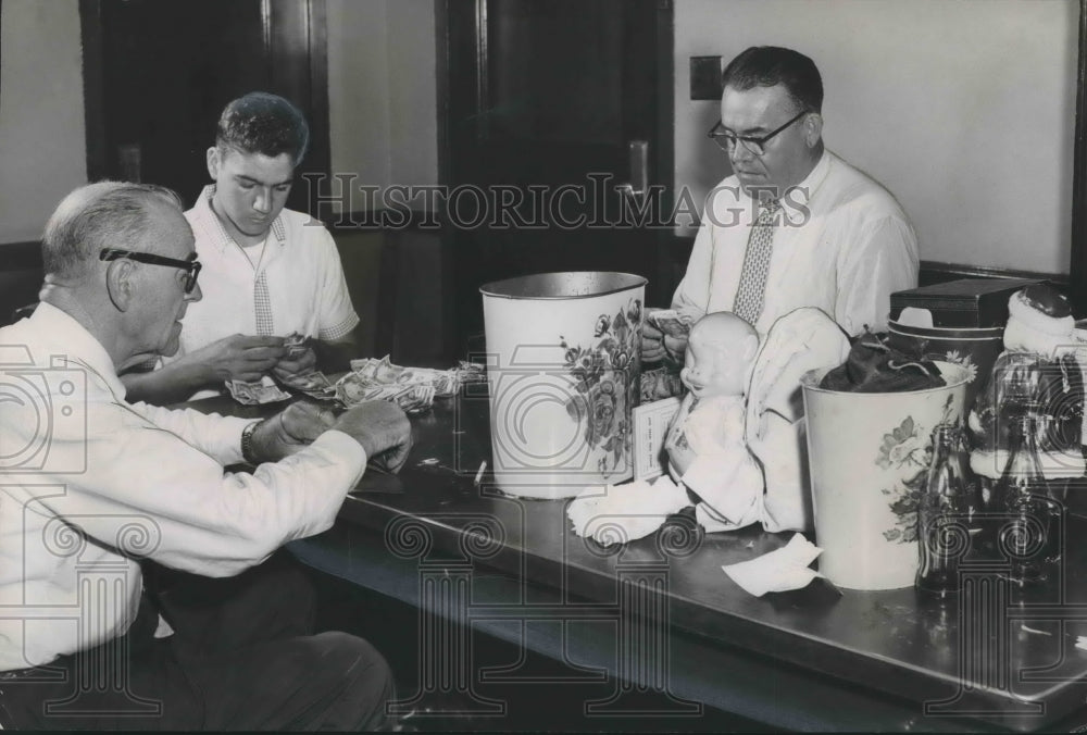 1958 Sheriff's Deputies Count Money Collected from Fortune-Telling - Historic Images