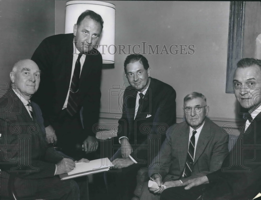 1966 Press Photo Mark Hodo, Alabama Motorists Association, New Headquarters - Historic Images