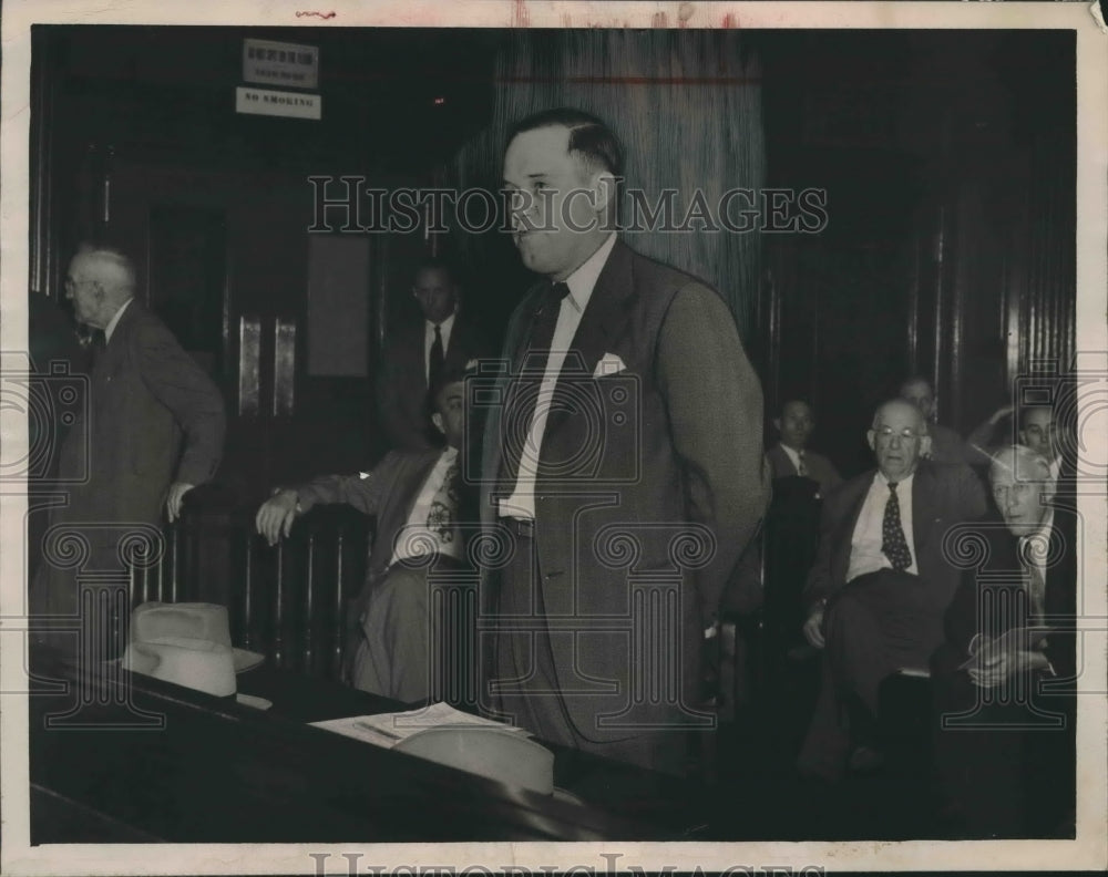 1947 City Attorney Thomas Huey at Housing Authority meeting - Historic Images