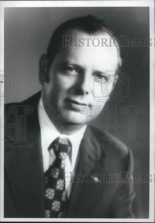 1975, Mark H. Hardin, president, Nelson-Brantley Glass Company, Inc. - Historic Images