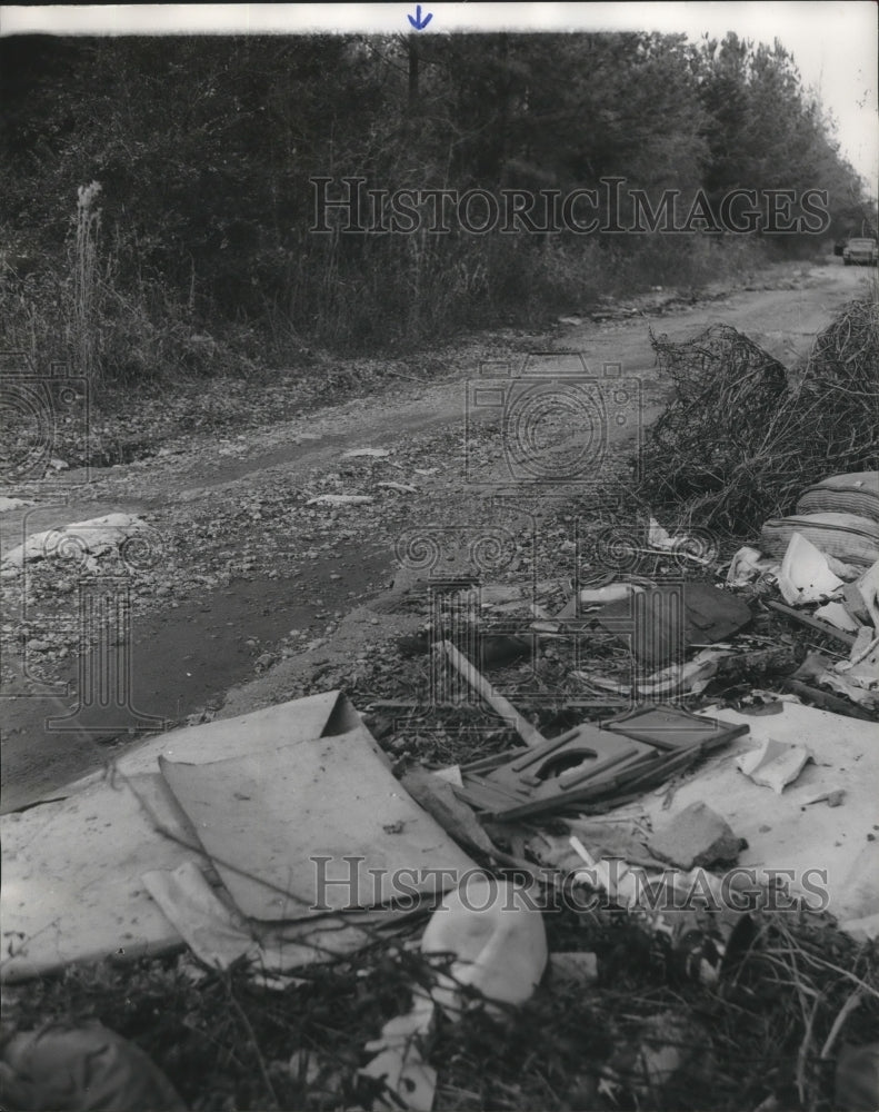 1975, John Edwin Harbin, Murder Victim found at intersection - Historic Images