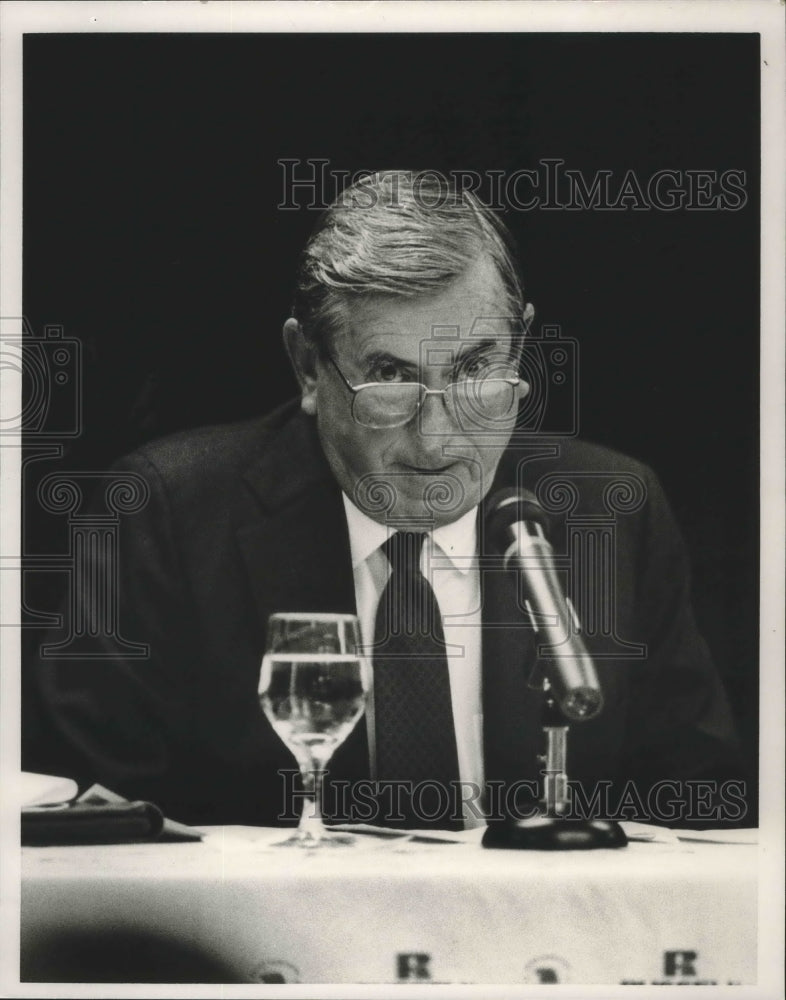 1989, Chairman of Russell Corp., Eugene Gwaltney - abno05154 - Historic Images