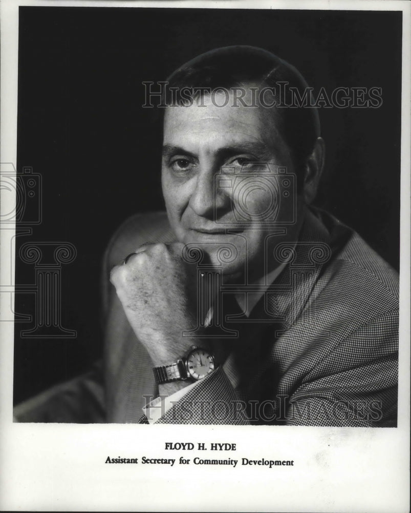 1972 Press Photo Floyd R. Hyde, Assistant Secretary for Community Development - Historic Images