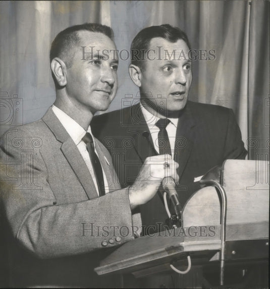 Press Photo Howard College Teacher Alumni officers Bob Bearden & Kenny Morgan - Historic Images