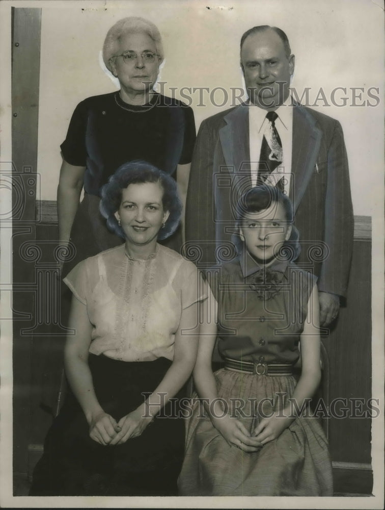 1939, Russell County Probate Judge Shannon Burch and court workers - Historic Images