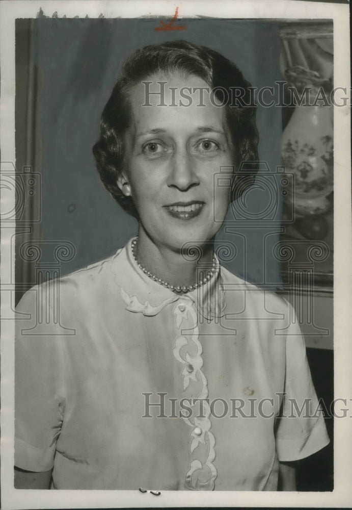 1958 Mrs. John L. Hillhouse, Indigent patient care committee - Historic Images