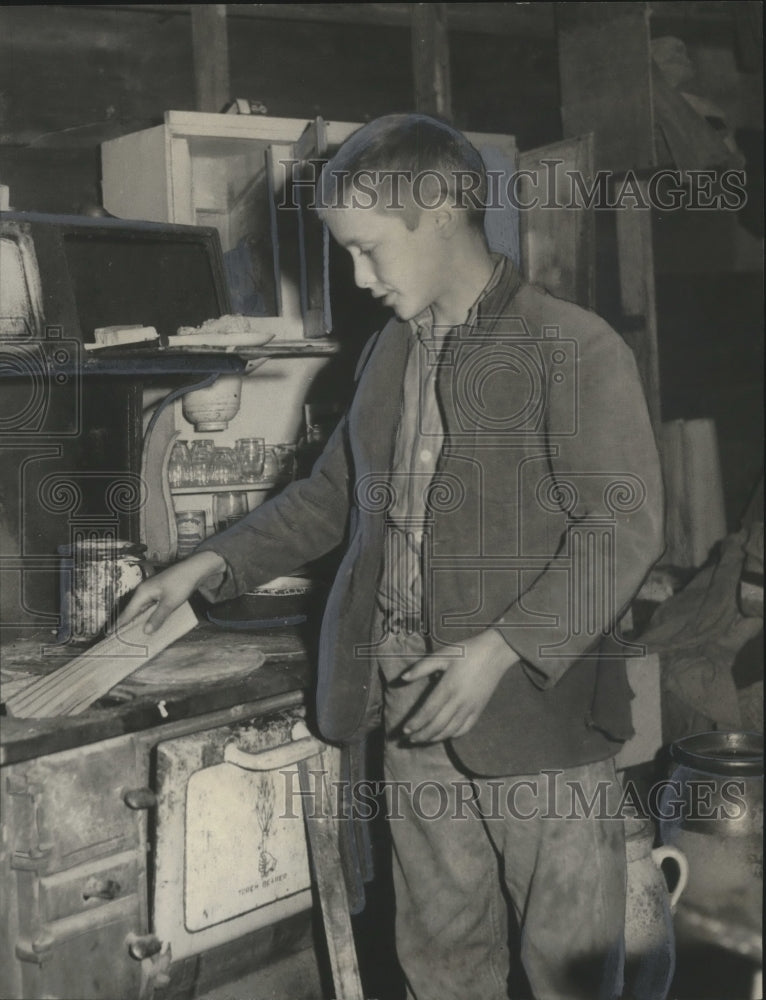 1960 Press Photo Allen Pitts Stokes Wood Cookstove, Jefferson County, Alabama - Historic Images