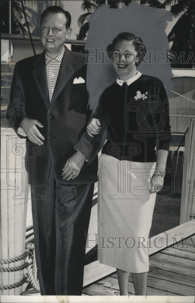 1954, Mr &amp; Mrs Robert I. Ingalla Jr. - abno05569 - Historic Images